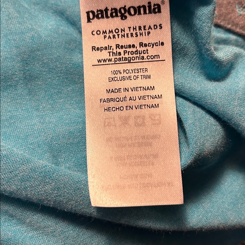 Patagonia Teal and Charcoal Short Sleeve Tee - Picture 9 of 10